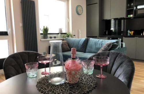 Kielce Apartment | Komfortowy apartament Osiedle Lecha- garaż podziemny, balkon ,wejście 24h kod ,centrum, targi ,faktura