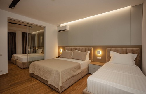 Velipoje Hotel | Kompleksi Royal