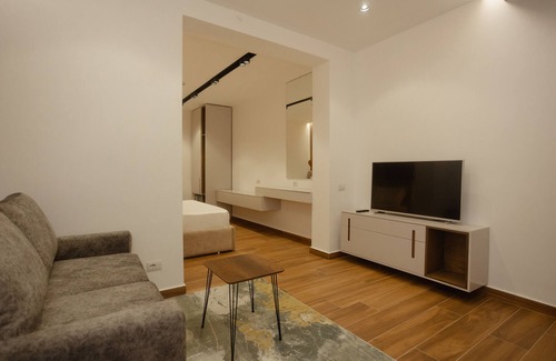 Velipoje Hotel | Kompleksi Royal