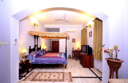 Nawalgarh Hotel | Koolwal Kothi Zinc Journey by The Fern