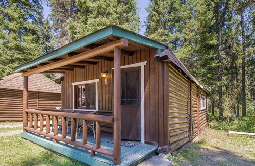 East Kootenay RV Rental | Kootenay Park Lodge