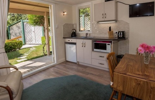 Motupipi Ski Chalet | Kotare Muse: a bijou chalet for two