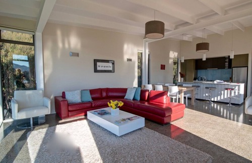 Akaroa Cottage | Kotare Point Paradise - Akaroa Holiday Home