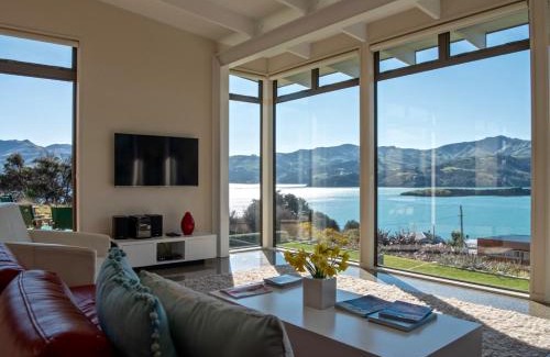 Akaroa House | Kotare Point Paradise - Akaroa Holiday Home