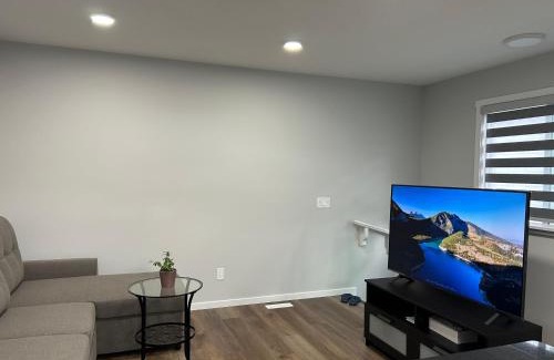 Southeast Edmonton Apartment | Kris Comfort Garden Suite
