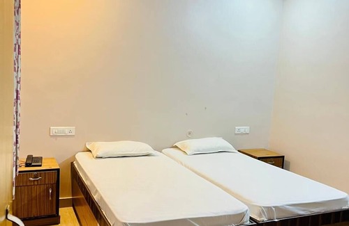 Gorakhpur Hotel | Krishna guest house 2