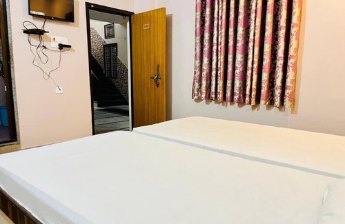Gorakhpur Hotel | Krishna guest house 2