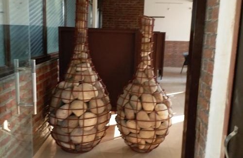 Una Hotel | Krishna Hansraj Hotel