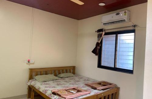 Radhanagari Hotel | Kshetij Homestay 200 Mtr From Rautwadi Waterfall