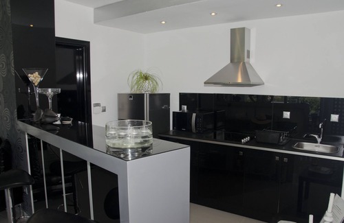 Kalathas Villa | ktima reveli black suite(2-4 persons)