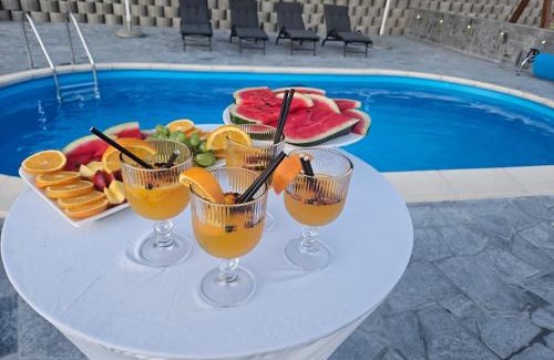 Pusca House | Kuća sa bazenom za odmor i domjenke MARIS