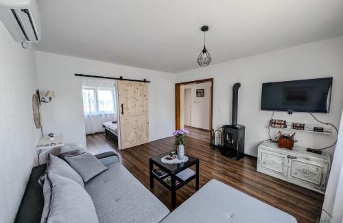 Sotin House | Kuća za odmor Fjaka