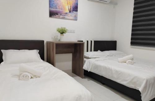 Kampung Darat Mak Bar House | Kuantan Town Staycation 2R2B@HTAA #Netflix