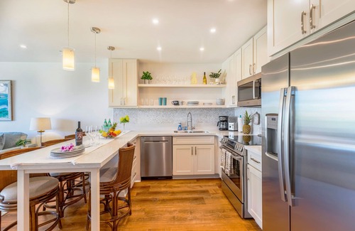 Kuau Apartment | Kuau Plaza Paia Condo with Parking