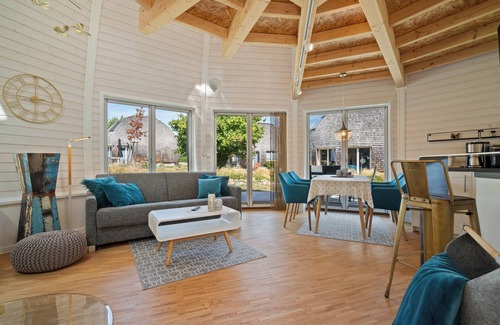 Muritz House | Kugellager - Design ball house on Lake Tollensesee