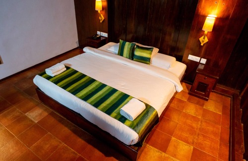 Andhakaranazhy Hotel | Kumarakom Heritage