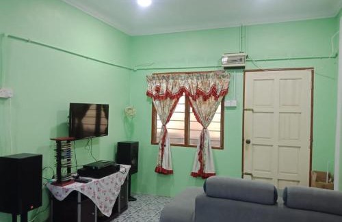 Kampung Kuala Serdang Bed & Breakfast | Kuntum Cottage Bed & Breakfast