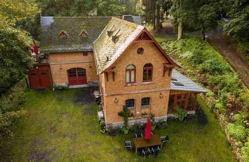 Hundsdorf Apartment | Kutscherhaus am Weiher- family-friendly, good transport connections,