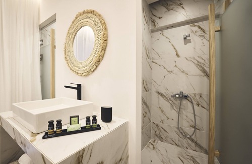 Loutra Hotel | Kythnos Bay Hotel
