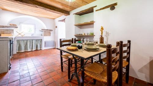 Messigny-et-Vantoux Apartment | L'Abeille Maison - Proximité Dijon et Circuit Dijon Prenois