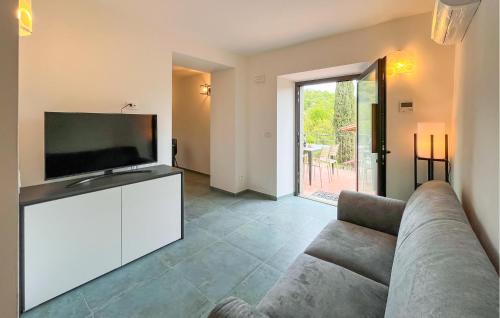 Castel Focognano Apartment | L'abete-Gemme Del Casentino