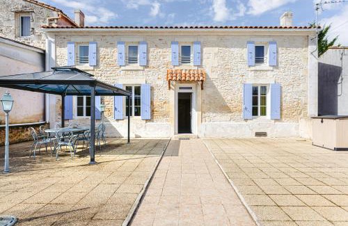 Romegoux House | L' Aixoise