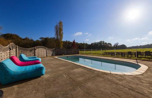 Guizengeard House | L'Ecurie