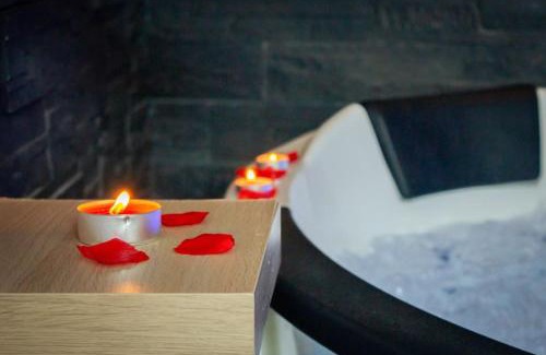 Albertville Apartment | L'escapade - Jacuzzi & Terrasse