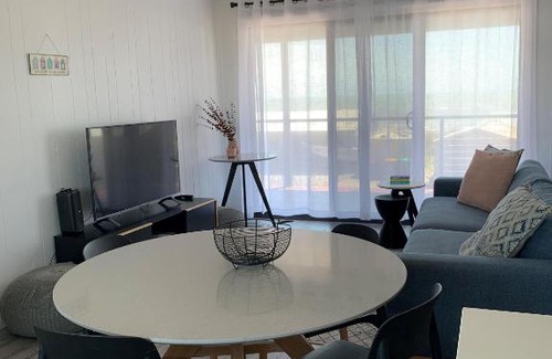 Moorowie House | L'il Southshore