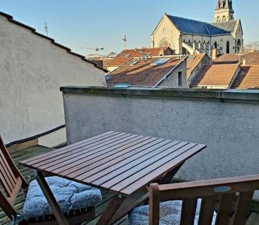 Roanne Apartment | L'Or du temps, appartement cosy