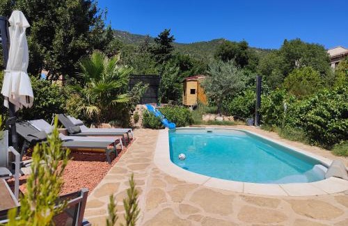Signes Apartment | L'OUSTAOU