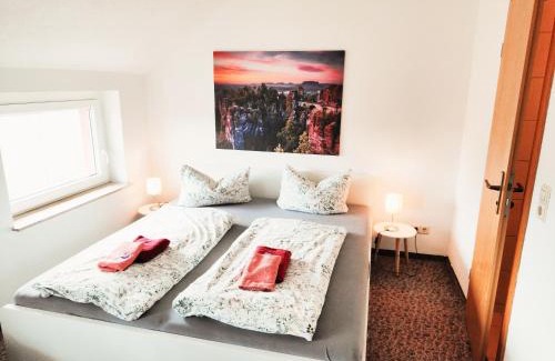 Lichtenhain Apartment | L4 - Urlaubsmagie - Kleine Wohnung am Wanderweg