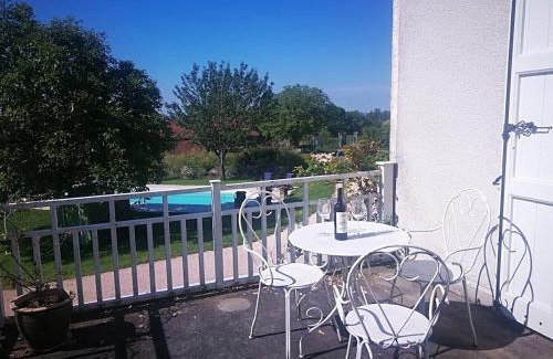 Barriac-les-Bosquets Apartment | La appartement des rosiers