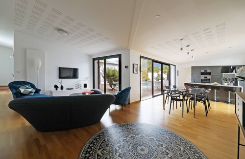 Albi House | La belle Maison Patio - Standing - Private swimming pool - Private parking for 5 cars.