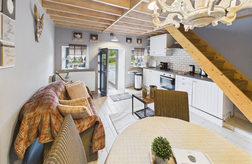 Opont House | La Bergerie Romantique
