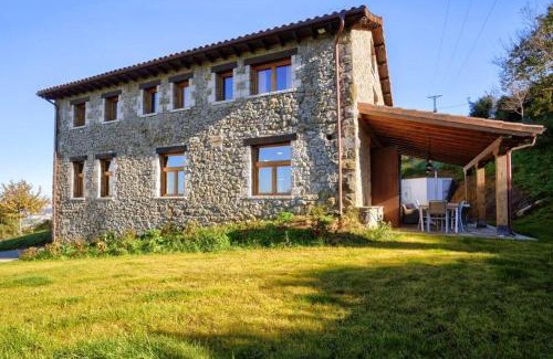 Liano Villa | La Cabaña de Carmen, entre Santander y Cabárceno.