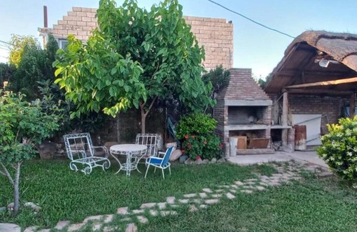 Guaymallen House | La cabaña de Mara y Beto