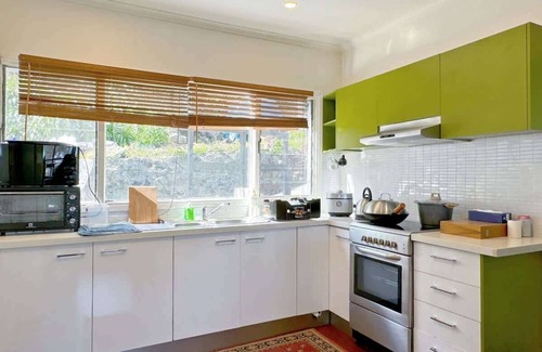 Upwey House | La Cachette in Upwey 3BR Retreat with Mountain Views