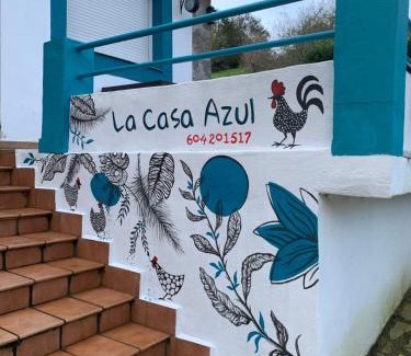 Ramales de la Victoria House | LA CASA AZUL, un oasis de calma, vistas impresionantes con PISCINA, SALTADOR, BARBACOA y acceso al río Asón