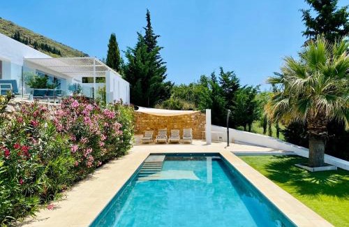 Carataunas Villa | La Casa de Cristal - Alpujarra Escape