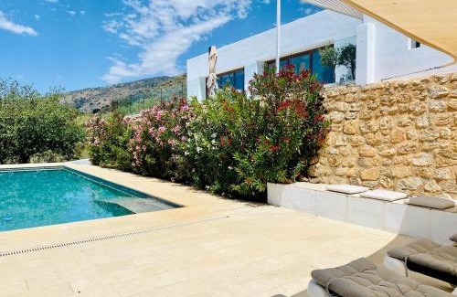 Carataunas Villa | La Casa de Cristal - Alpujarra Escape