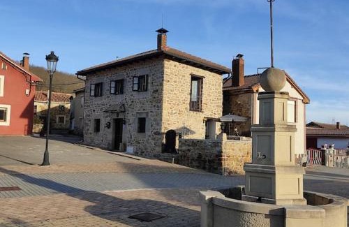 Barruelo de Santullan House | La casa de la Tina
