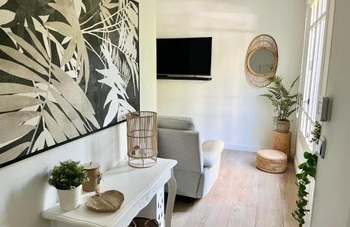 San Sebastian Apartment | La Casa de la Brujita with AC License ESS02999