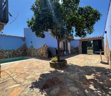 Rincon de Ballesteros House | La Casa del Pueblo con piscina y barbacoa