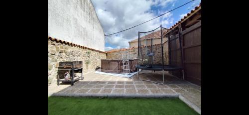 Cerezo de Abajo House | La Casa del Médico