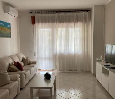 Zona XXXIII Acilia Sud Apartment | La Casa di Carlotta e Camilla