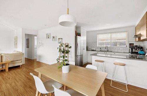 Ocean Grove House | La Casa Ocean Grove - beach, bath & coffee