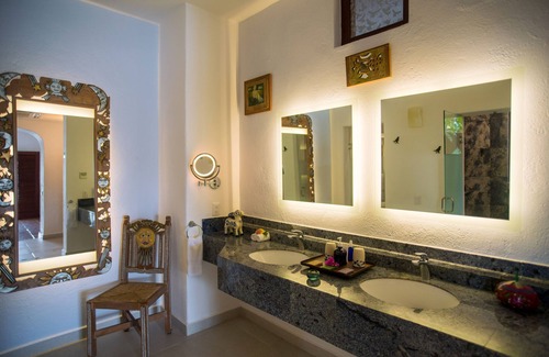 Ixtapa - Zihuatanejo Hotel | La Casa Que Canta