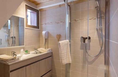 Ceillac Hotel | La Cascade