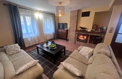 Cremenes House | La Casina Del Rio